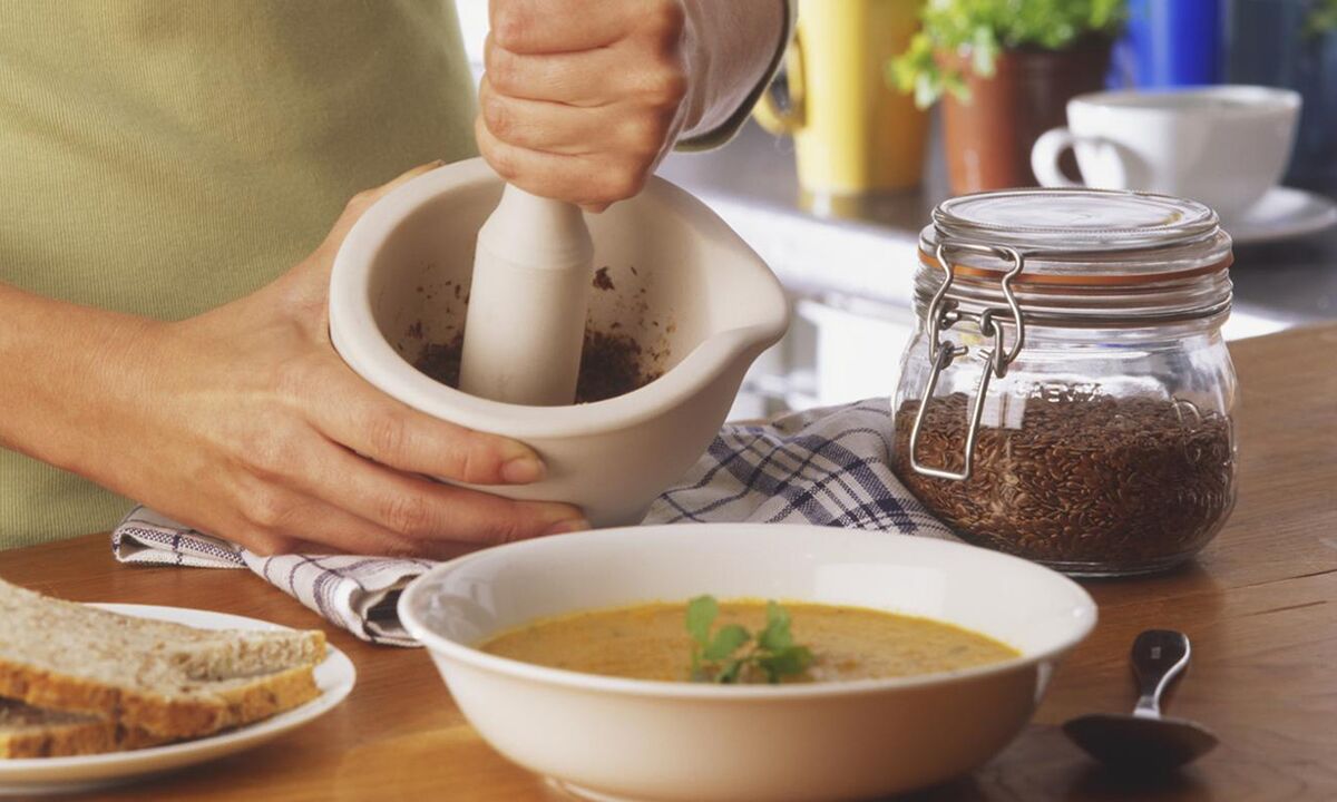 Adding flaxseed to the soup for good bowel function